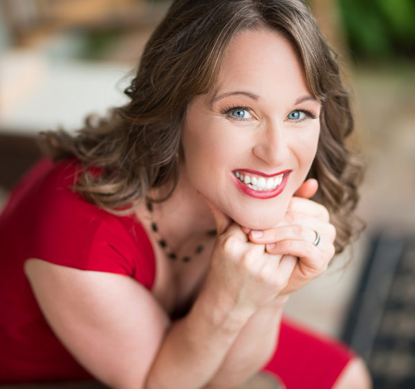 Kathryn Mueller, soprano headshot